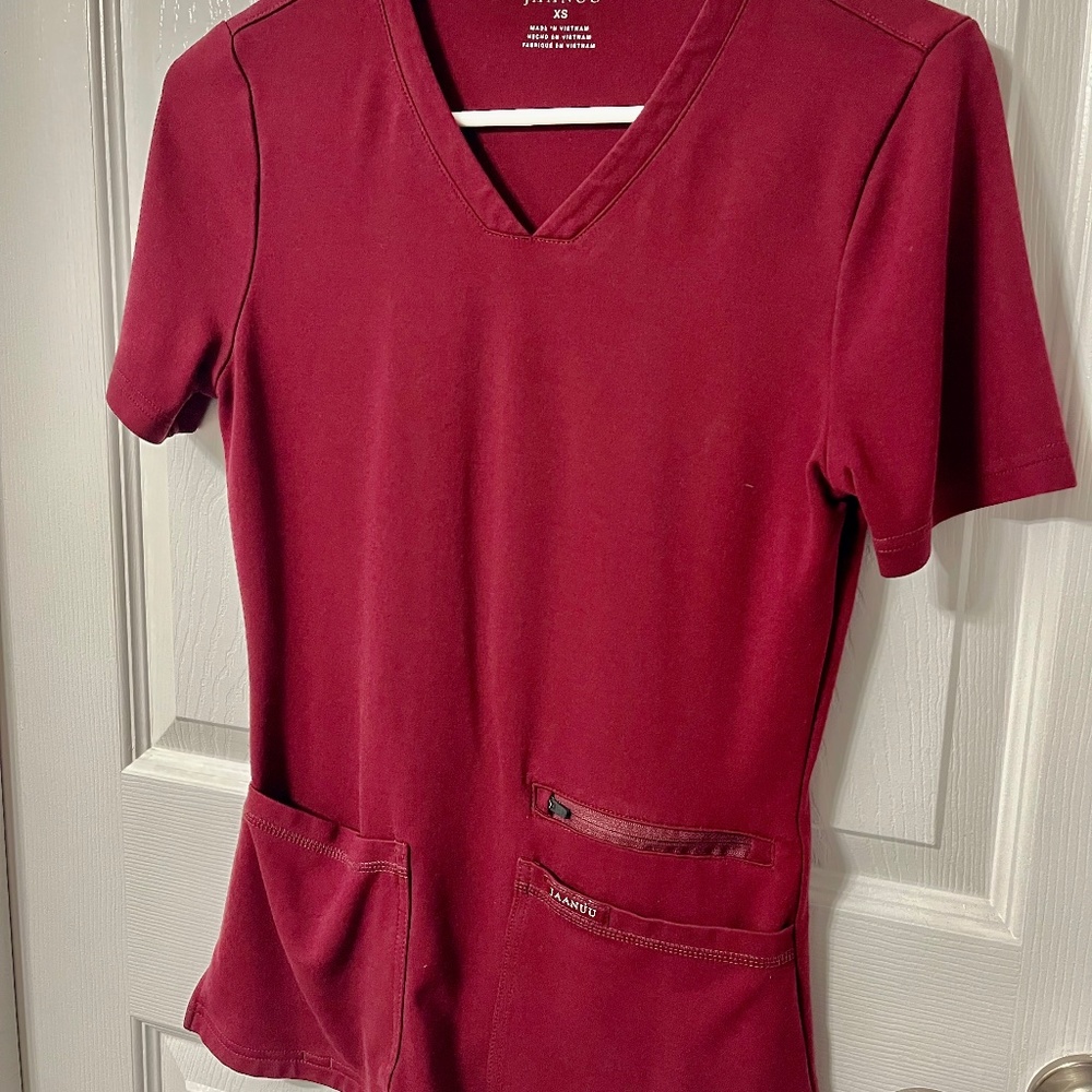 Jaanuu Nurse Scrubs